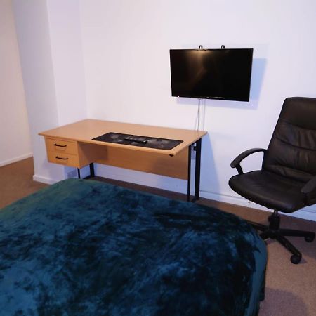 Lovely Rooms In A Quiet Place Of ウォーキング エクステリア 写真