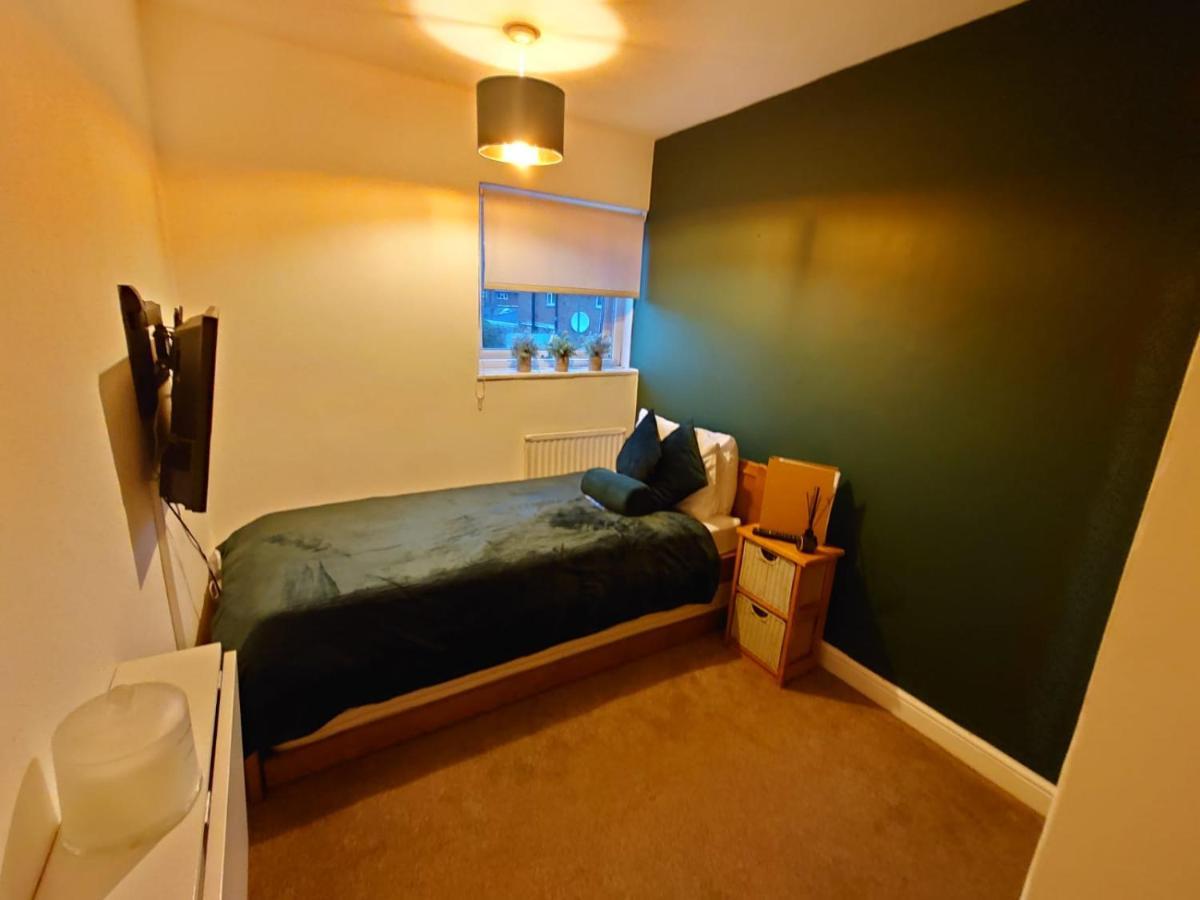 Lovely Rooms In A Quiet Place Of ウォーキング エクステリア 写真