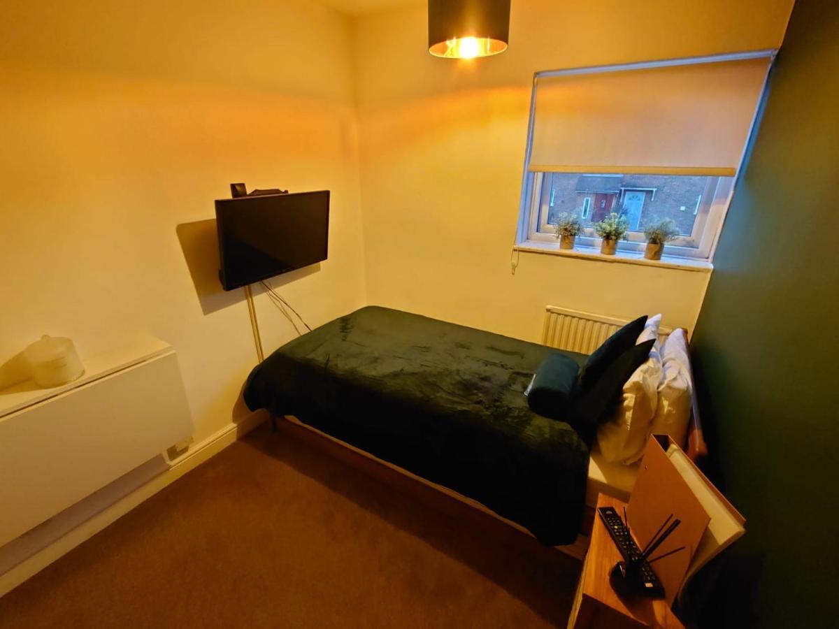 Lovely Rooms In A Quiet Place Of ウォーキング エクステリア 写真