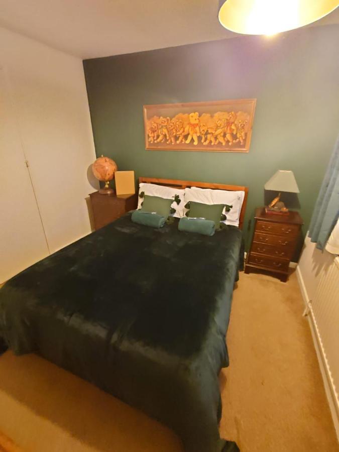 Lovely Rooms In A Quiet Place Of ウォーキング エクステリア 写真